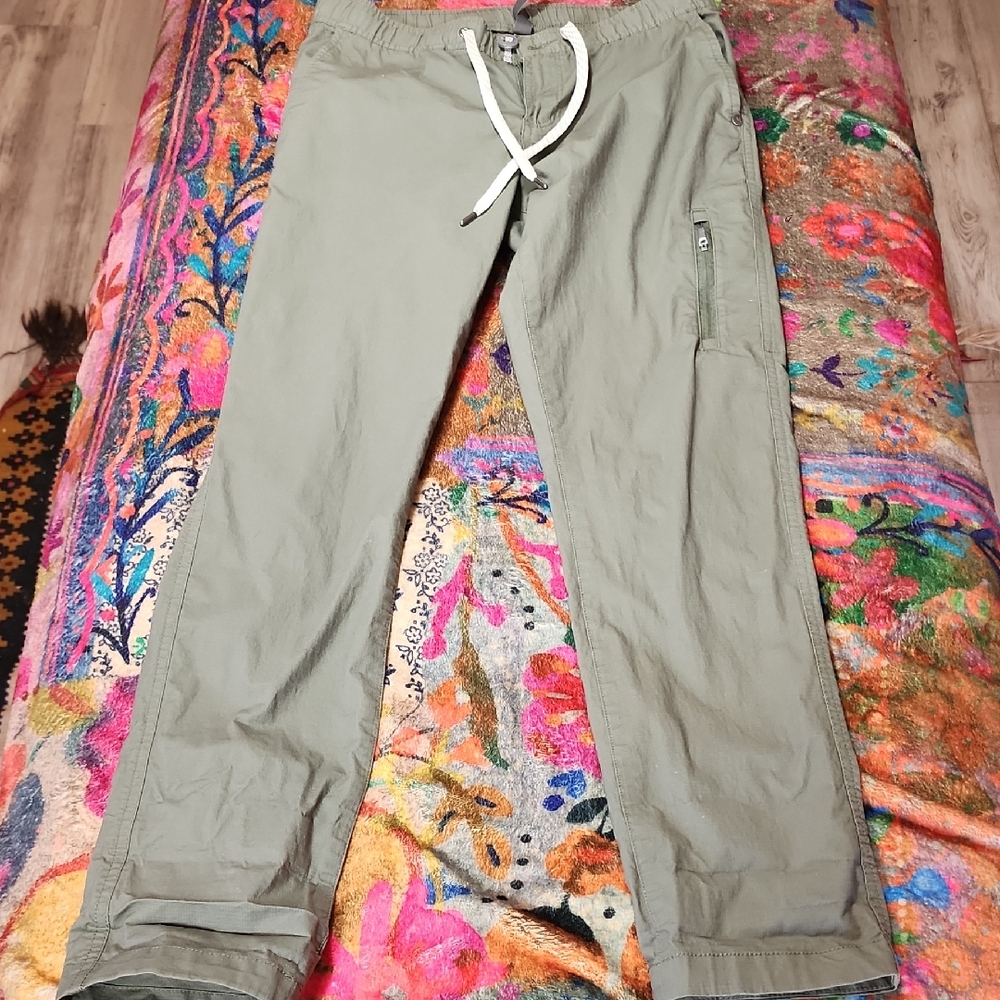 Vuori Sage Green Elastic Waist Pants